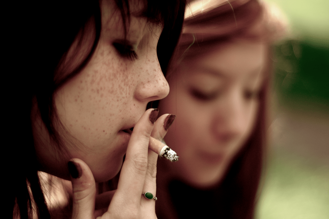 why do teens smoke